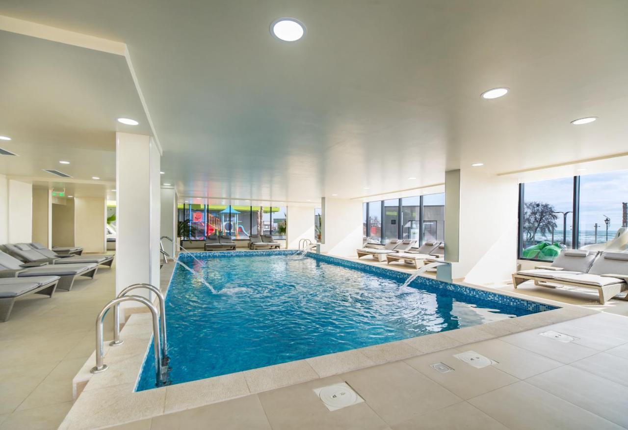 Rusty Sands Apt Spa N Pools Beach Resort Năvodari Exterior foto